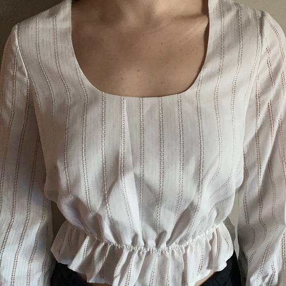 🤍 The Fifth Label White Cropped Blouse - Picture 3 of 12